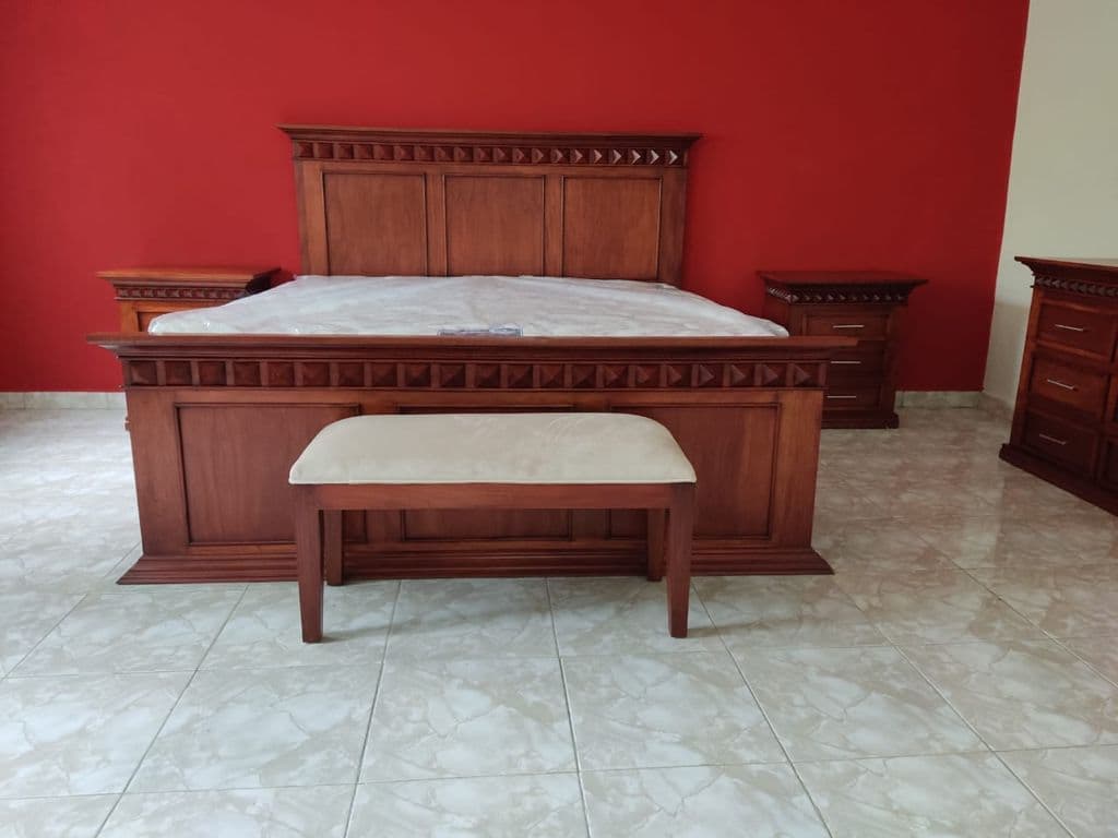 Juego de Habitación King Size con Diván