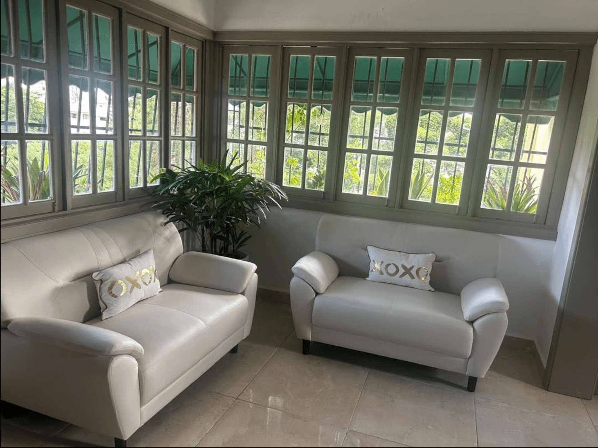 Sofá moderno importado